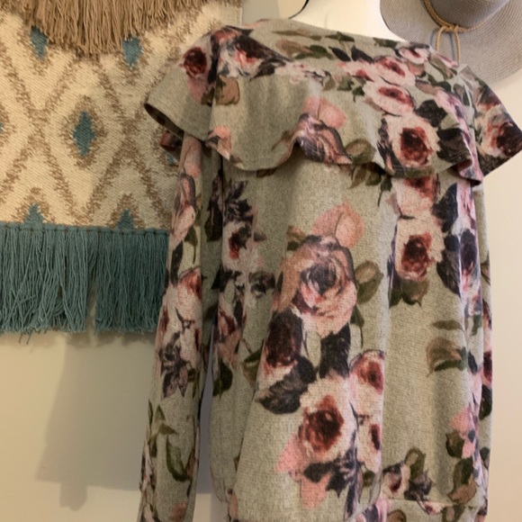 Donated Peach Love California floral sweater with ruffle neck size large NWOT - Picture 3 of 7
